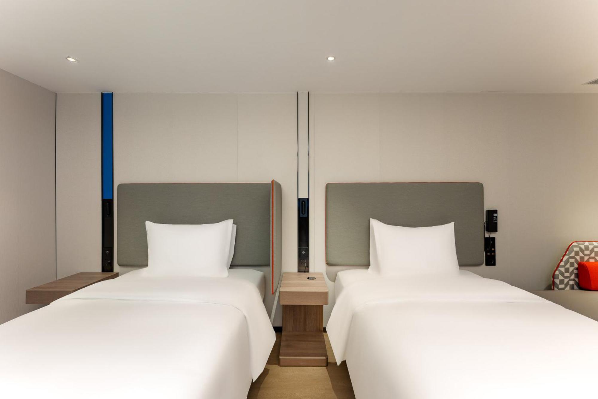 Holiday Inn Express Shanghai Jing'An Temple By Ihg Exterior foto
