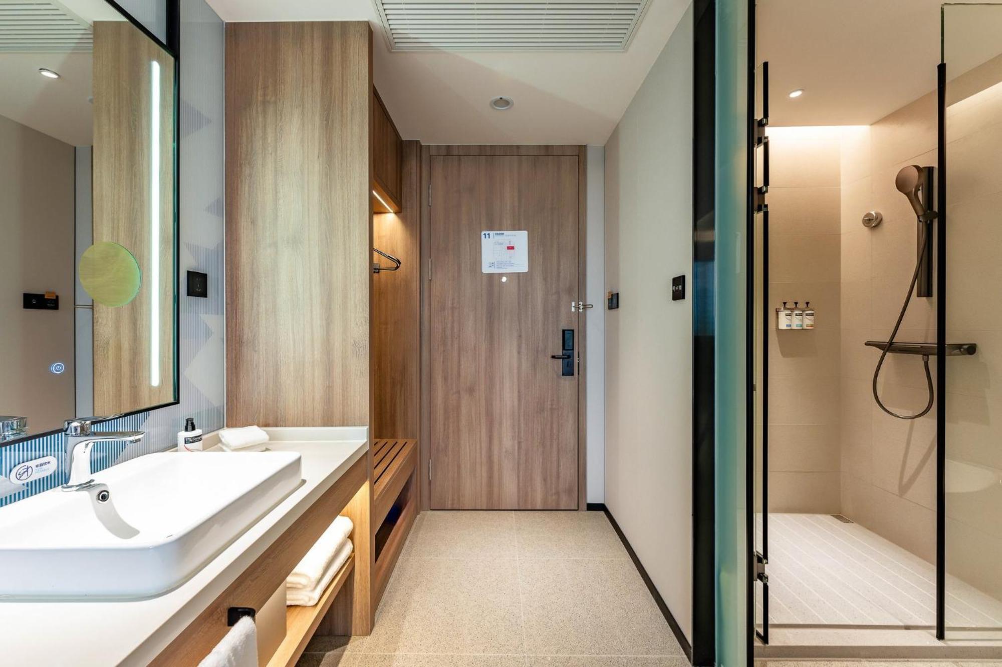 Holiday Inn Express Shanghai Jing'An Temple By Ihg Exterior foto